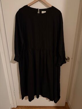 Black Long-Sleeve Smock Dress